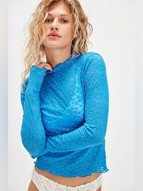 NWT Free People From The Start
Mockneck Top -M